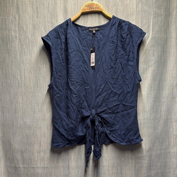 🚩 Dynamite Navy Blue Women's Top size small NWT - Picture 4 of 8